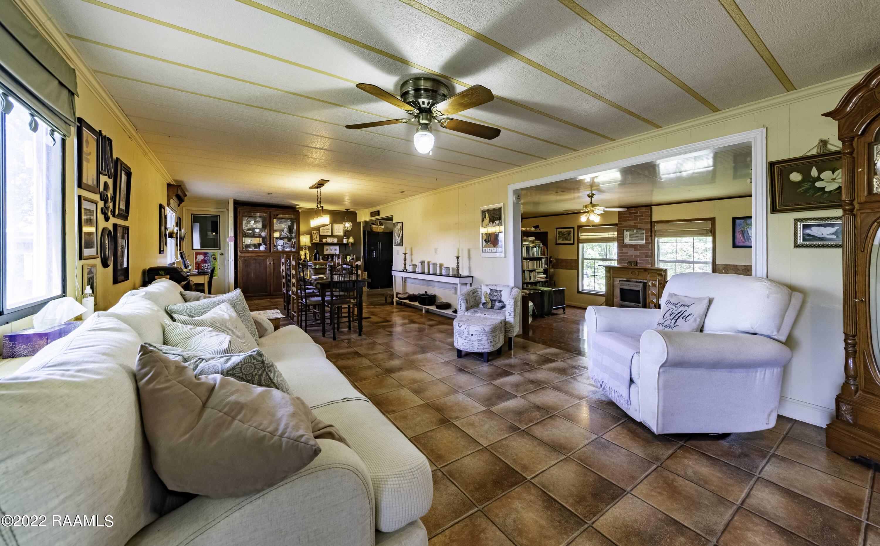117 Promise Wy Road Scott, LA 70583 - Photo 2 of 5 Living Room 3