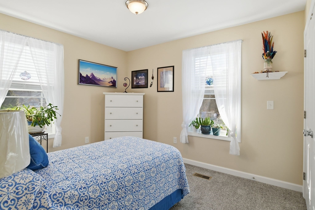 1077 Main Street Agawam, MA 01001 - Photo 19 of 40