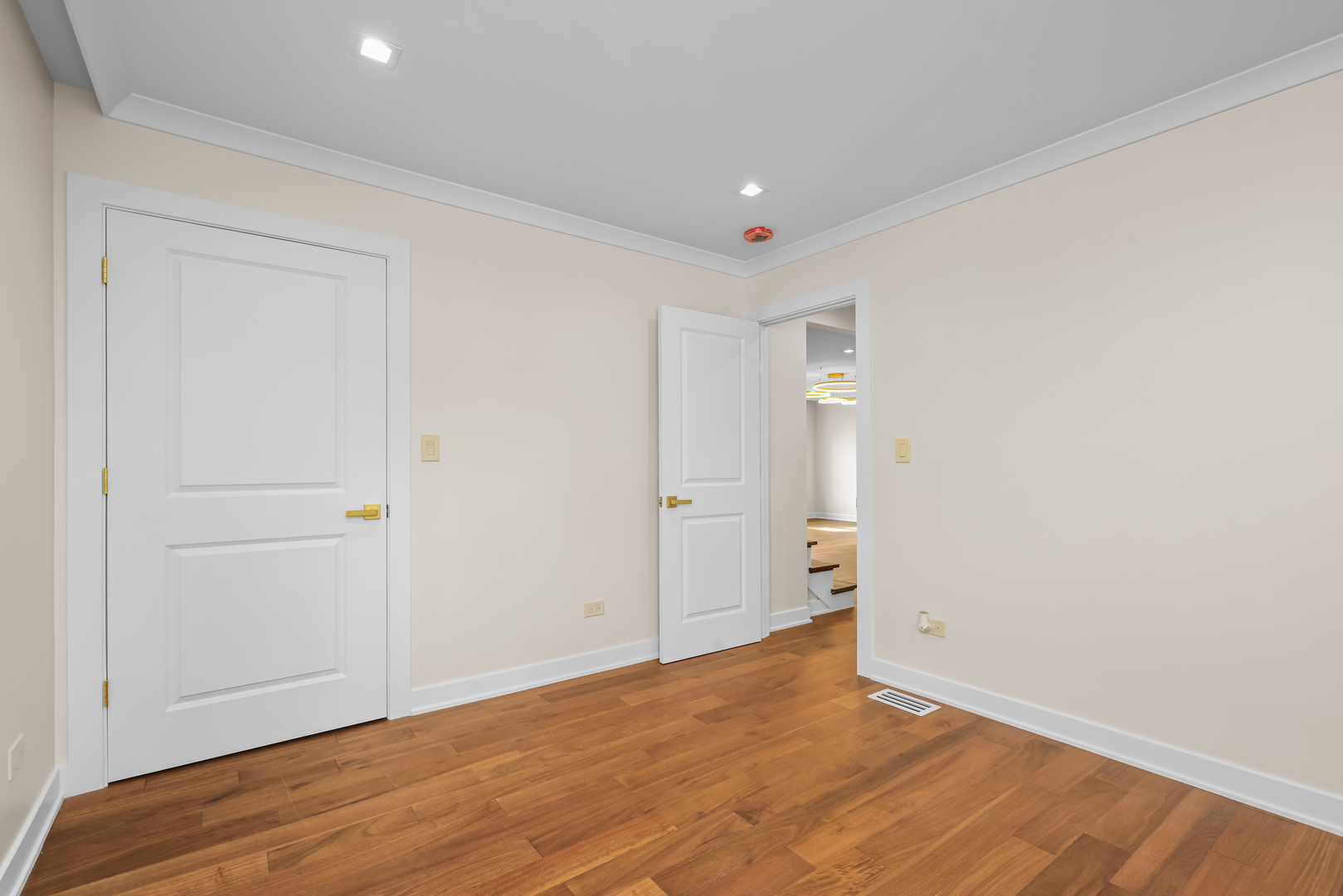 830 Deerfield Road Highland Park, IL 60035 - Photo 23 of 40 wooden floor in an empty room