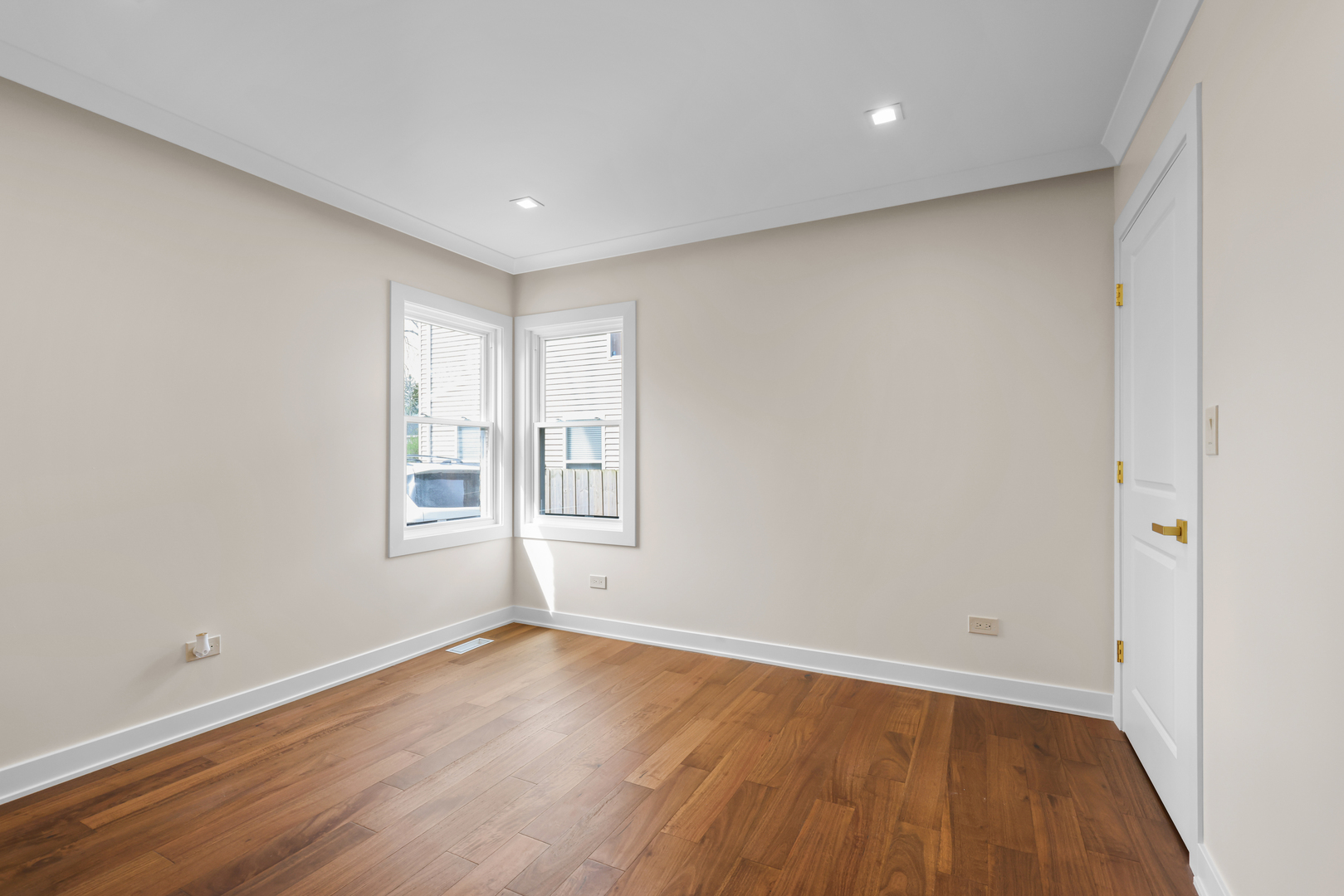 830 Deerfield Road Highland Park, IL 60035 - Photo 24 of 40 wooden floor in an empty room with a window