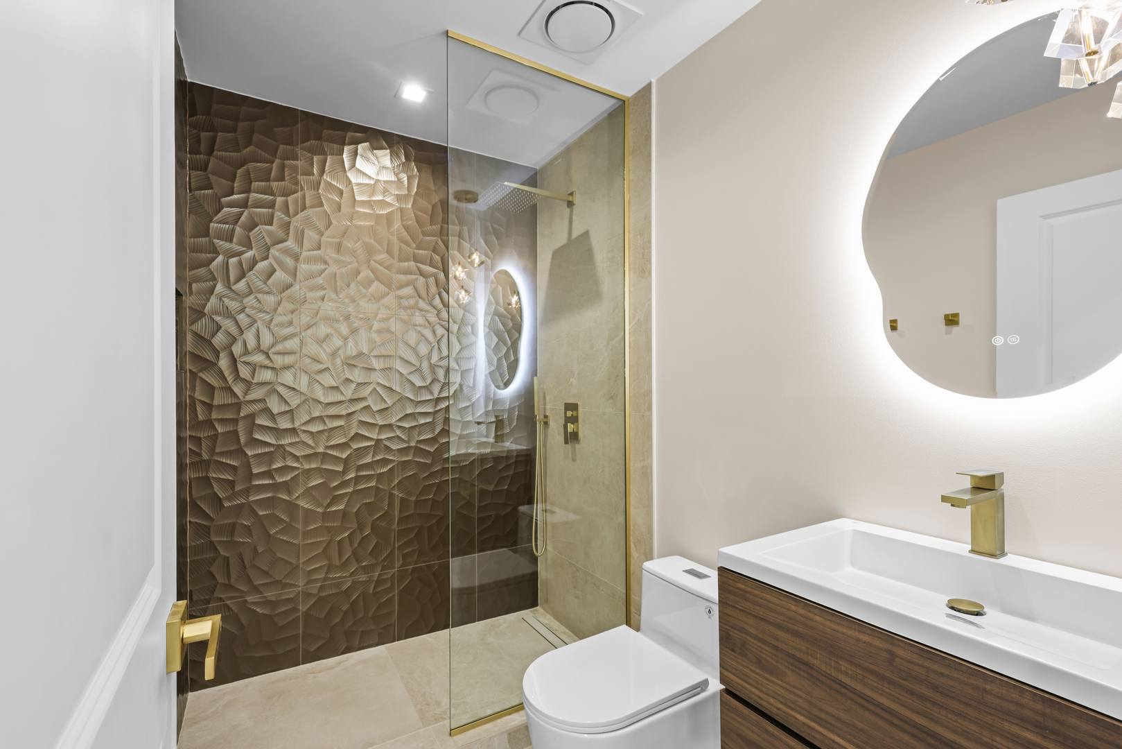 830 Deerfield Road Highland Park, IL 60035 - Photo 26 of 40 a bathroom with a sink a toilet and shower