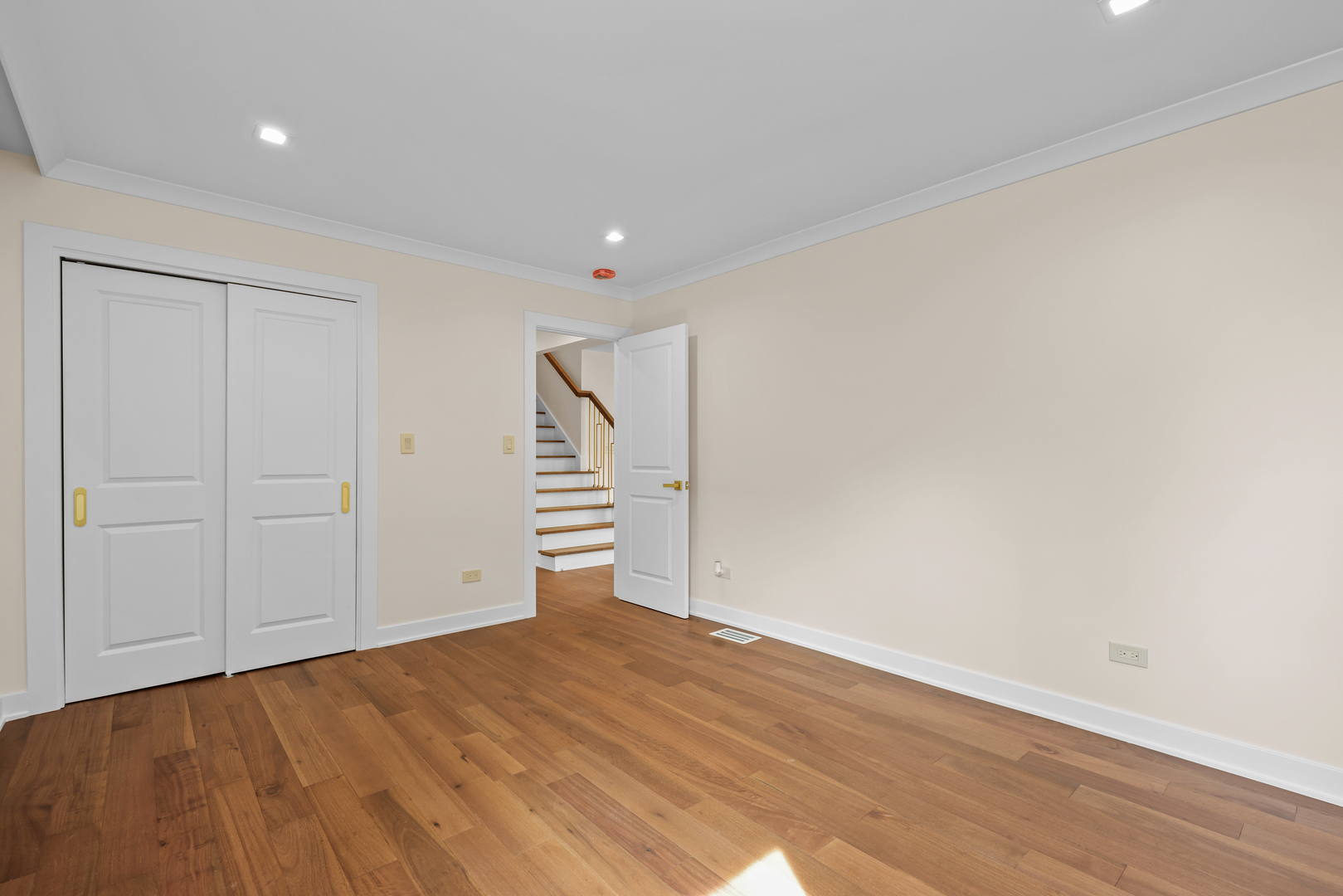 830 Deerfield Road Highland Park, IL 60035 - Photo 27 of 40 a view of empty room with wooden floor