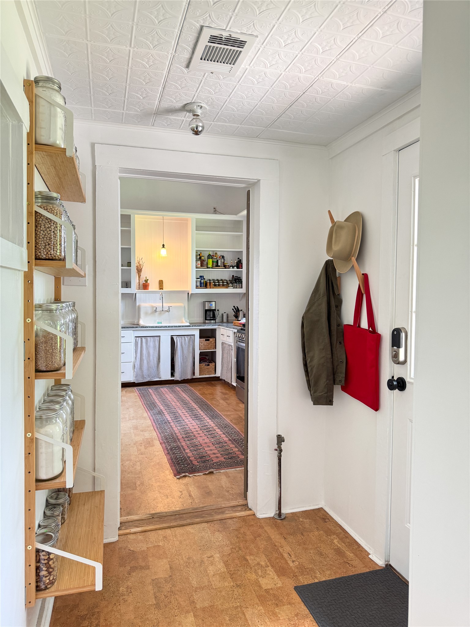 200 East Brenham Street Elgin, TX 78621 - Photo 28 of 40 Mud room off the kitchen