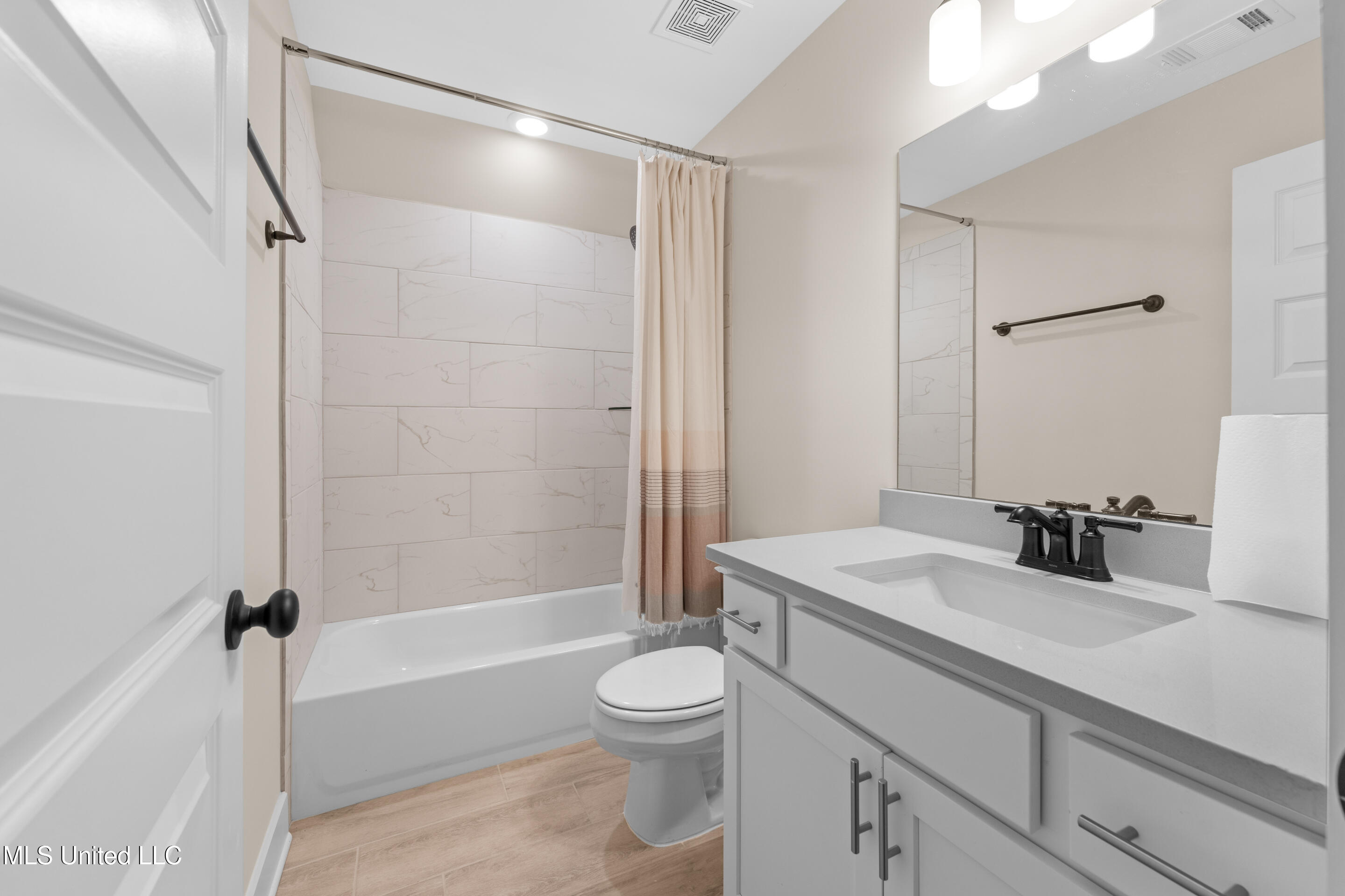 13604 Live Oak Loop Olive Branch, MS 38654 - Photo 24 of 35 DSC04739