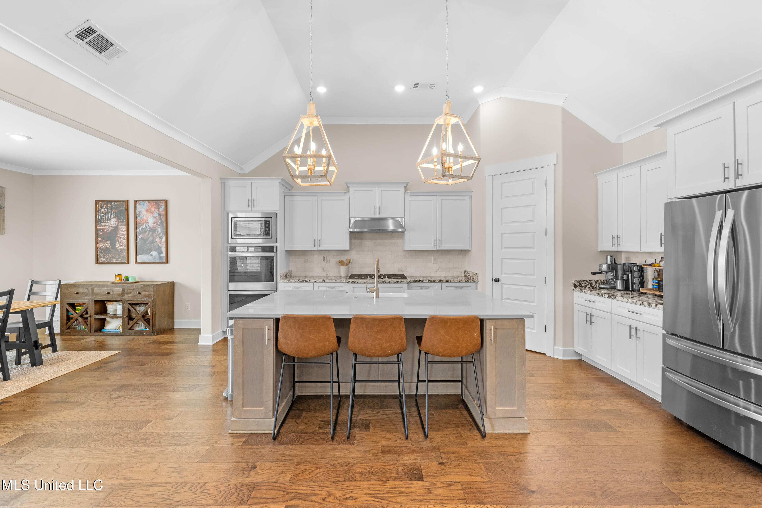 13604 Live Oak Loop Olive Branch, MS 38654 - Photo 8 of 35 DSC04681