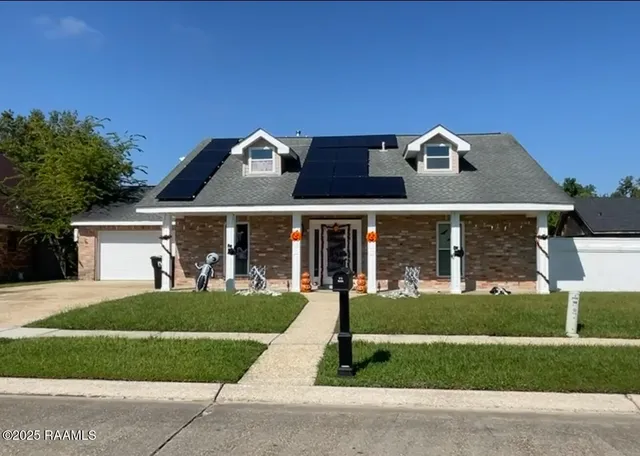 $327,000 | 2808 Acorn Drive, Violet, LA 70092