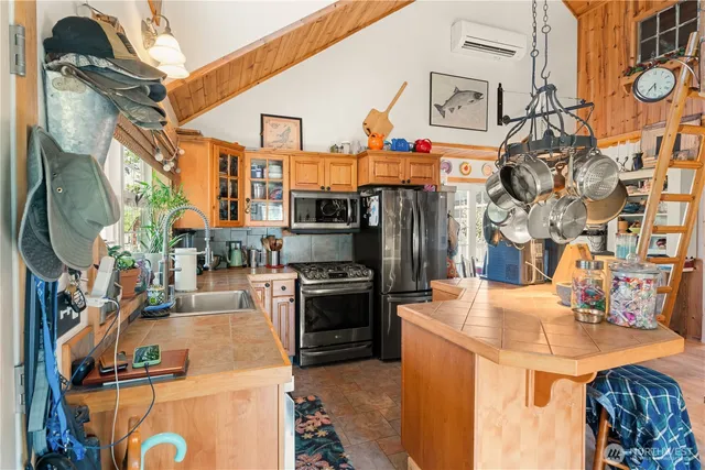 $539,000 | 34600 West Lane, Oysterville, WA 98641