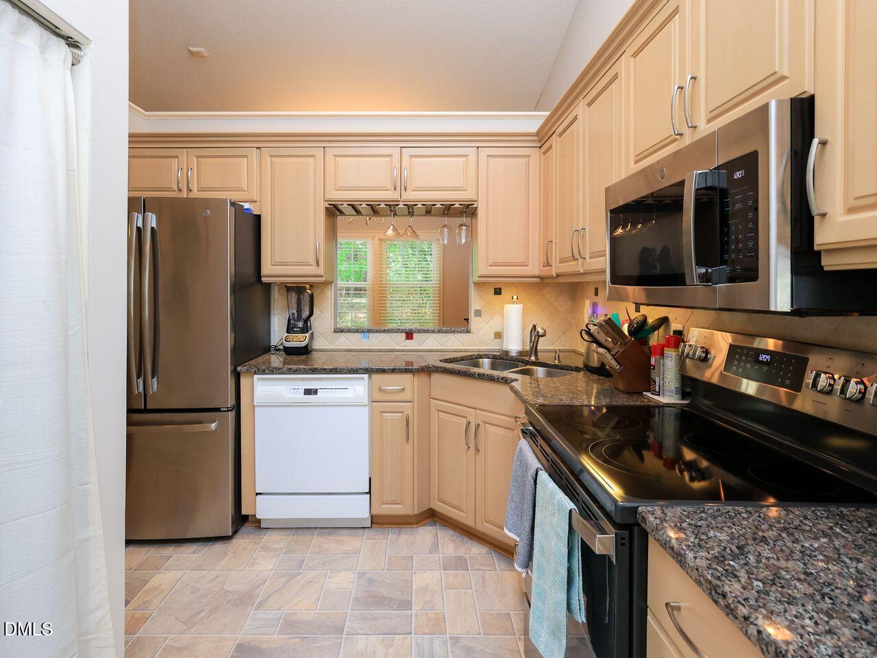 138 Renwick Court Raleigh, NC 27615 - Photo 17 of 38 r18
