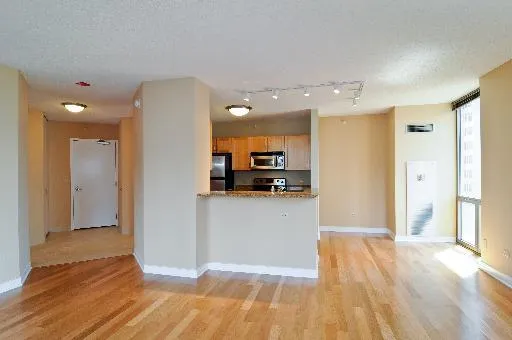 $3,400 | 222 North Columbus Drive, Unit 2402, Chicago, IL 60601