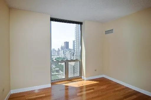 $3,400 | 222 North Columbus Drive, Unit 2402, Chicago, IL 60601