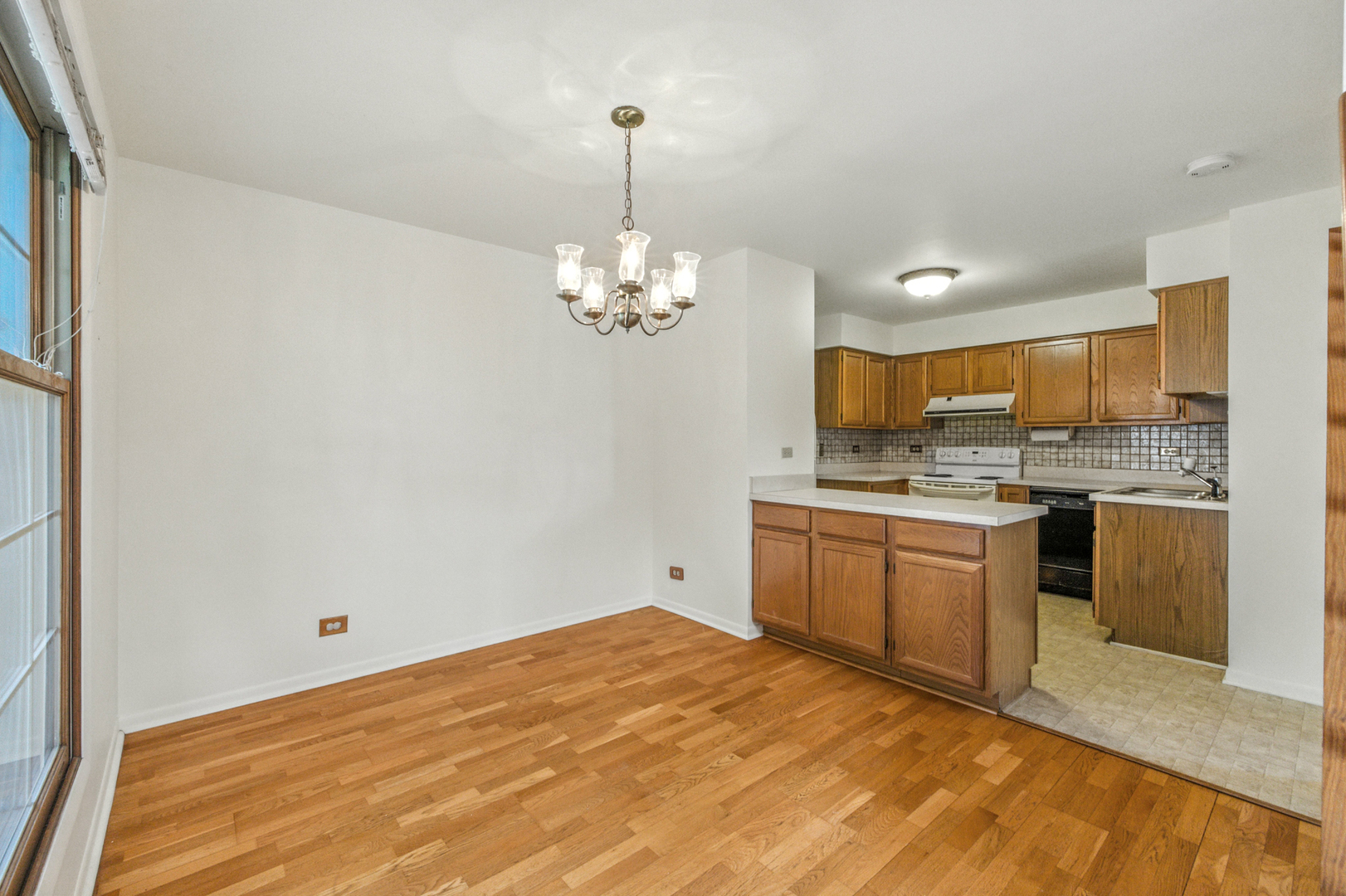 2S772 Timber Drive Warrenville, IL 60555 - Photo 7 of 24