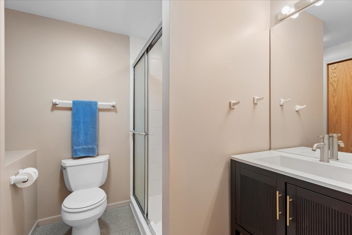 500 Parkview Place Burr Ridge, IL 60527 - Photo 32 of 43