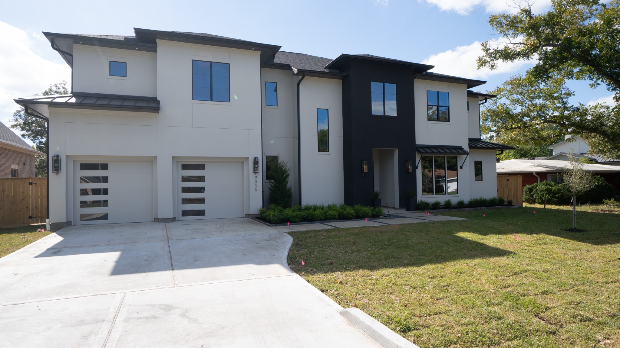 a house view with a outdoor space