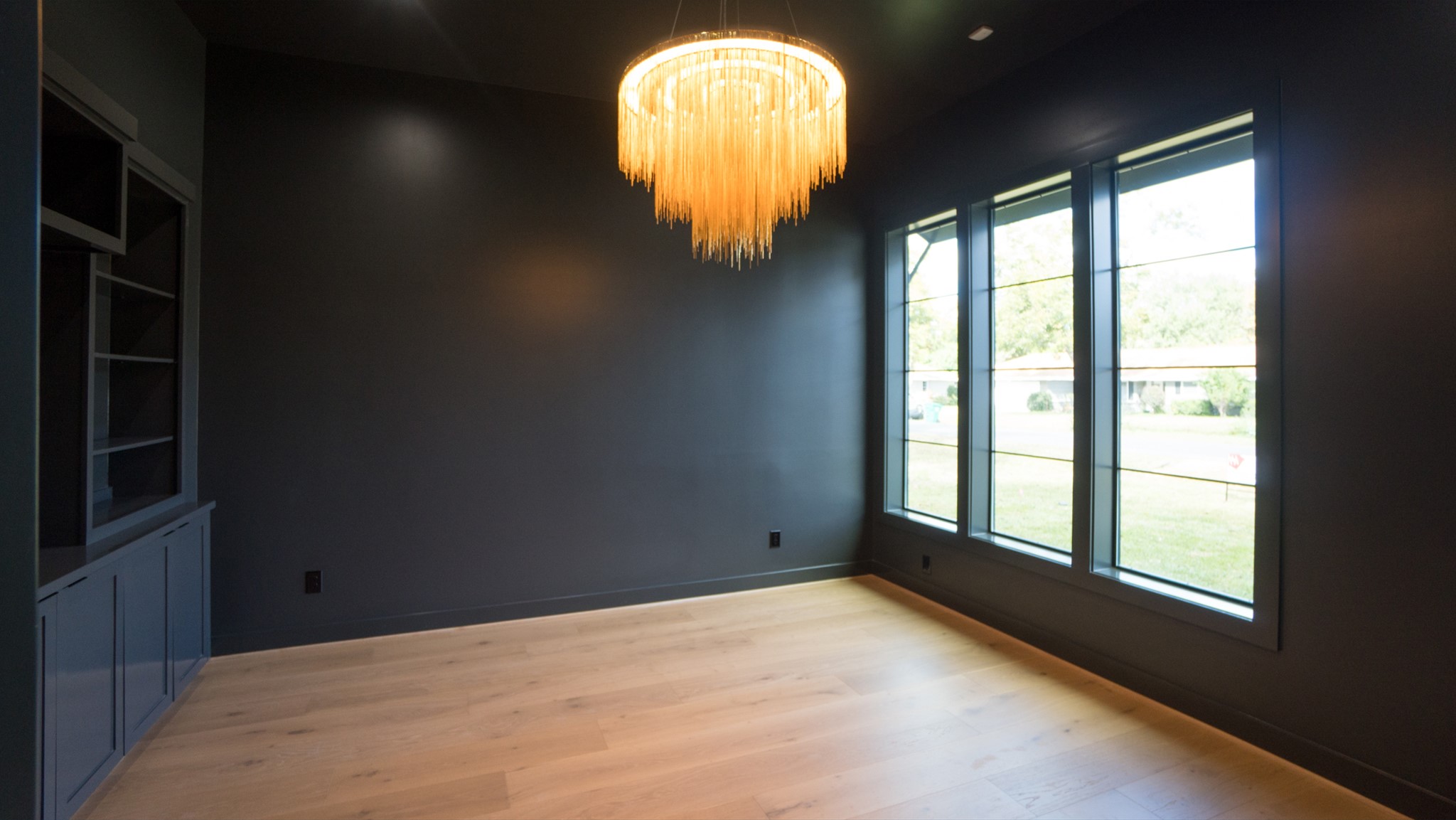 9345 Leto Road Houston, TX 77080 - Photo 15 of 27 an empty room with windows