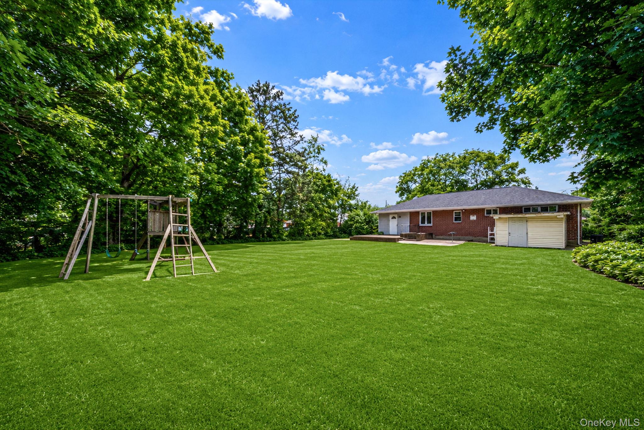 9 Standish Road Brentwood, NY 11717 - Photo 7 of 24