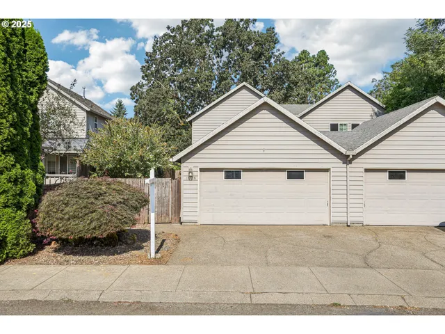 $414,900 | 19326 Silverfox Parkway, Oregon City, OR 97045