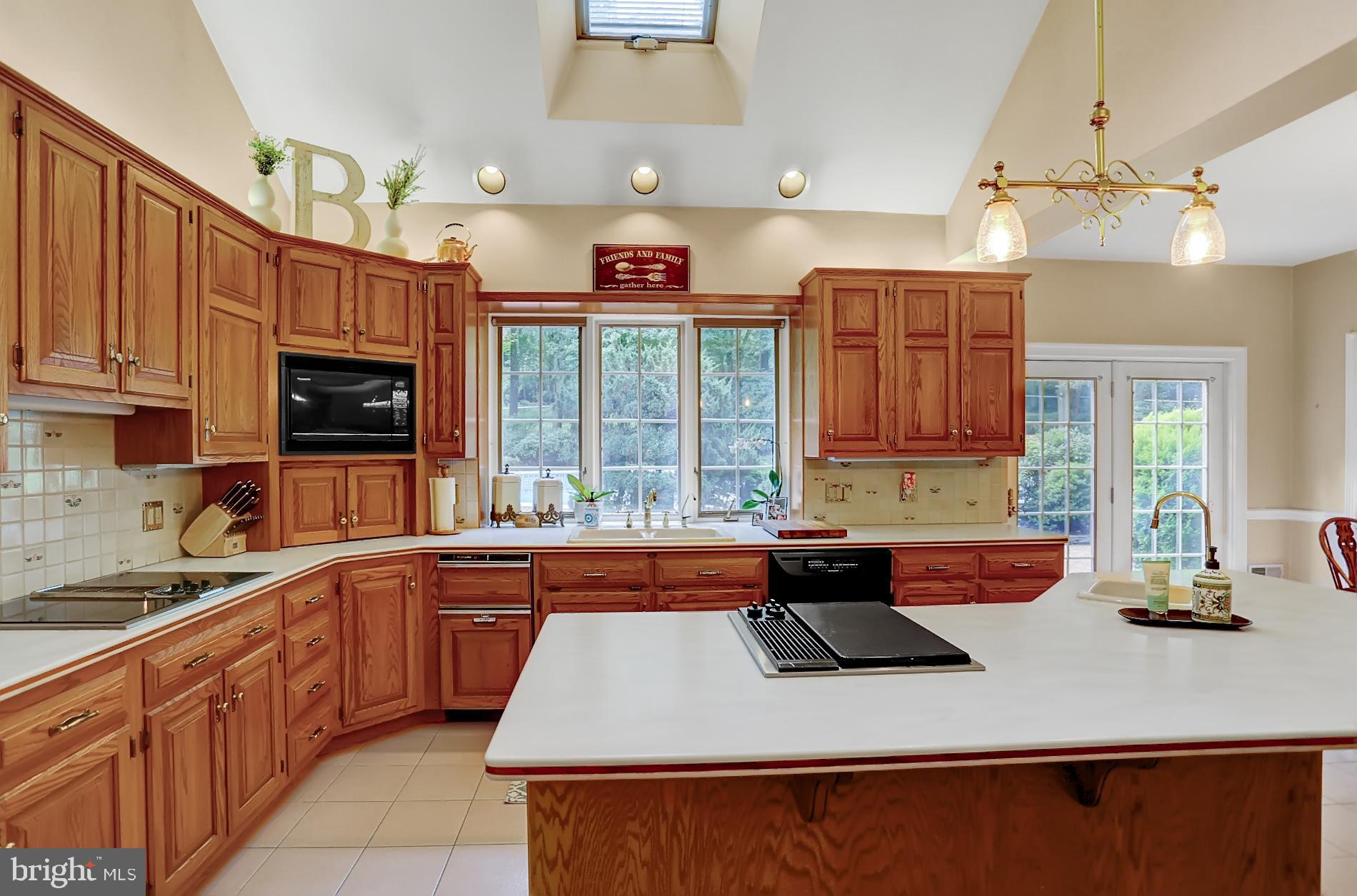 813 Old Fritztown Road Reading, PA 19608 - Photo 22 of 79 Kitchen