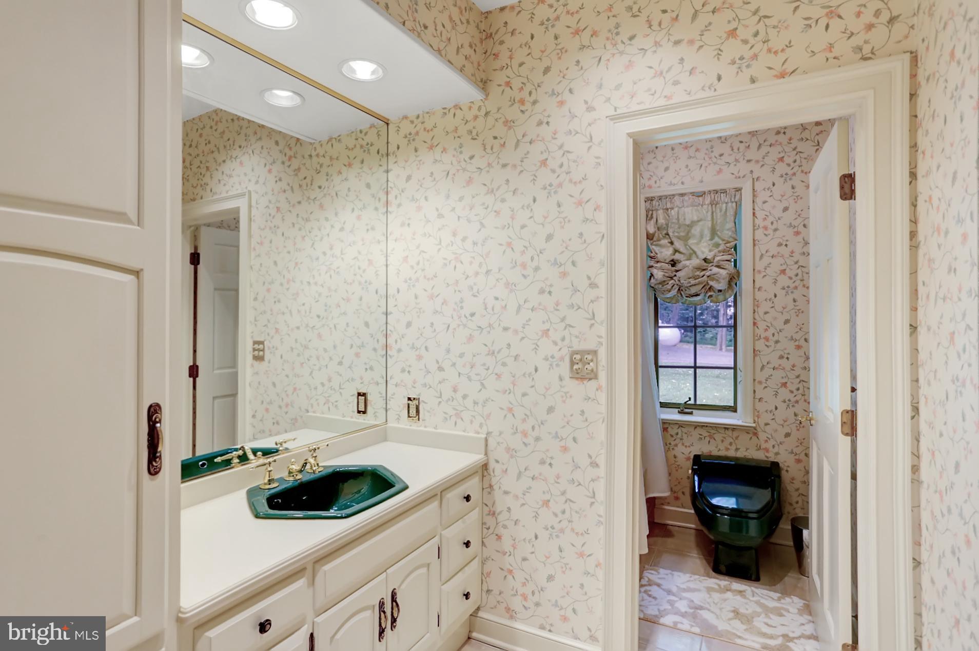 813 Old Fritztown Road Reading, PA 19608 - Photo 35 of 79 Full Bath shared by the Main Floor Bedrooms