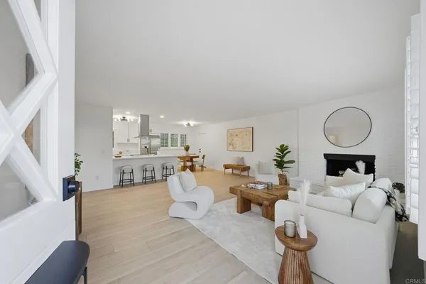 $2,999,888 | 323 Glencrest Drive, Solana Beach, CA 92075