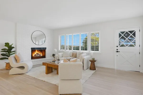 $2,999,888 | 323 Glencrest Drive, Solana Beach, CA 92075