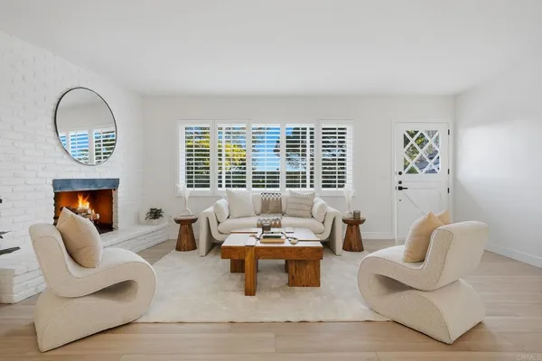 $2,999,888 | 323 Glencrest Drive, Solana Beach, CA 92075