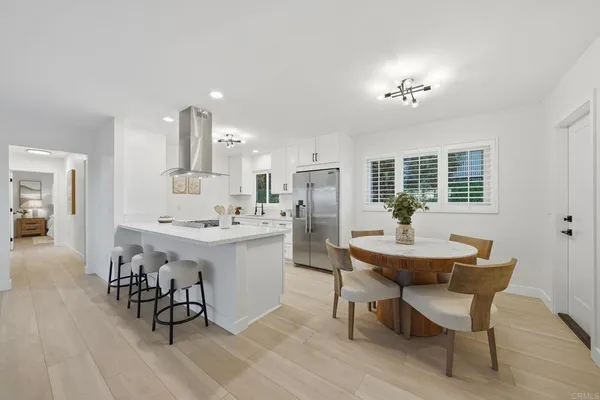 $2,999,888 | 323 Glencrest Drive, Solana Beach, CA 92075
