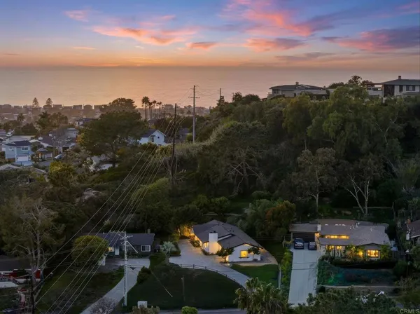 $2,999,888 | 323 Glencrest Drive, Solana Beach, CA 92075