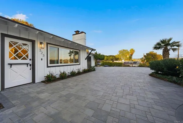 $2,999,888 | 323 Glencrest Drive, Solana Beach, CA 92075