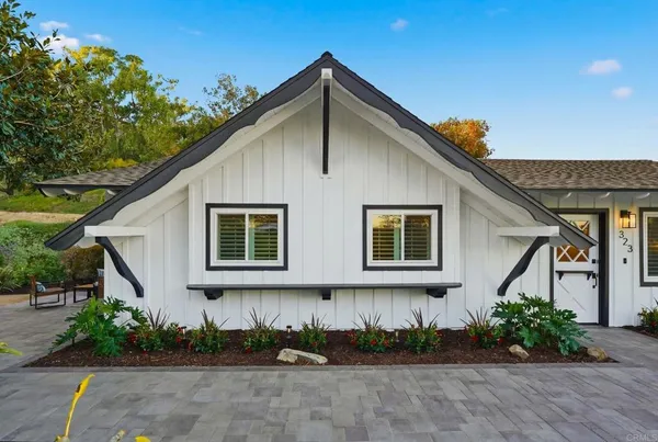 $2,999,888 | 323 Glencrest Drive, Solana Beach, CA 92075