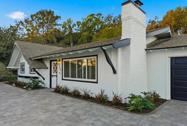 $2,999,888 | 323 Glencrest Drive, Solana Beach, CA 92075