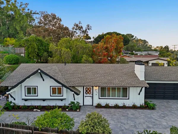 $2,999,888 | 323 Glencrest Drive, Solana Beach, CA 92075