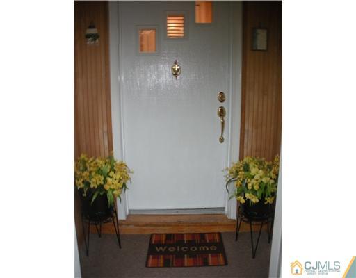 43 Cambridge Road Edison, NJ 08817 - Photo 20 of 21 a view of a entryway