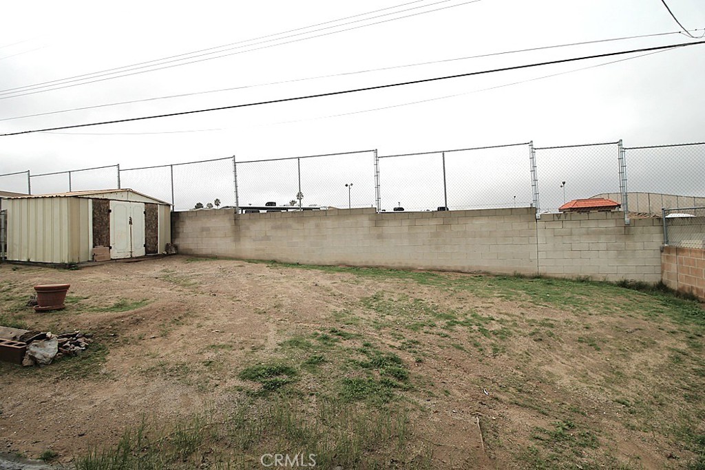 700 Arbor Way Barstow, CA 92311 - Photo 30 of 37 a view of a dry room