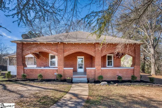 $300,000 | 566 South Harper St Extension, Laurens, SC 29360