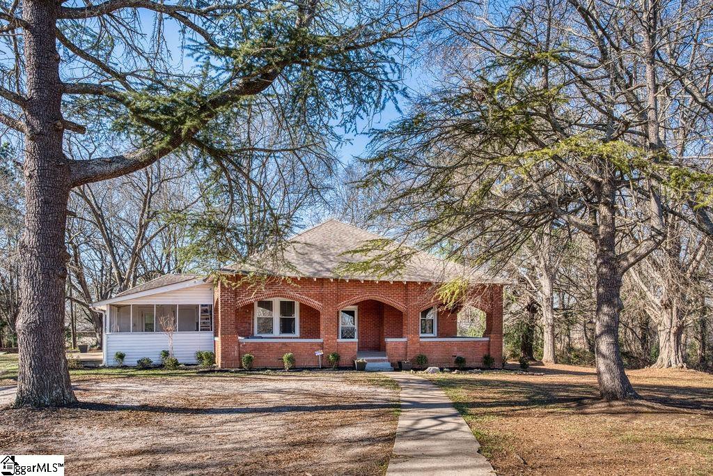 566 South Harper St Extension Laurens, SC 29360 - Photo 2 of 43