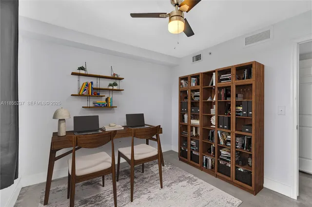 a very nice looking room with closet