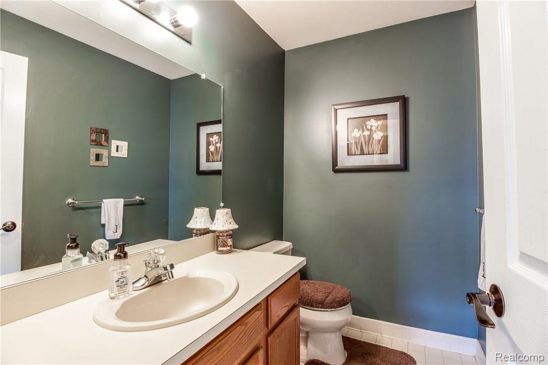 3378 Walton Blvd. Rochester, MI 48309 - Photo 12 of 35 Interiors (17 of 46).jpg