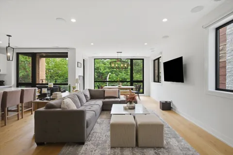 $799,000 | 1450 North Bosworth Avenue, Unit 2, Chicago, IL 60642