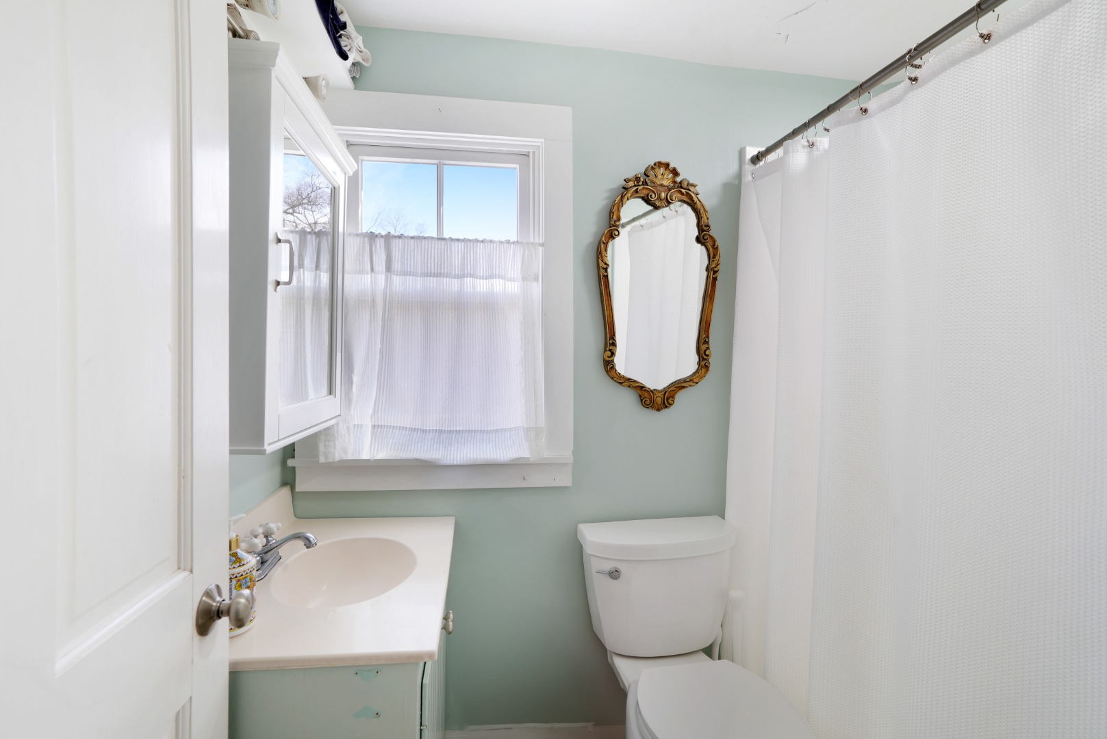 110 Daggett Avenue Vineyard Haven, MA 02568 - Photo 11 of 22 First Floor BA