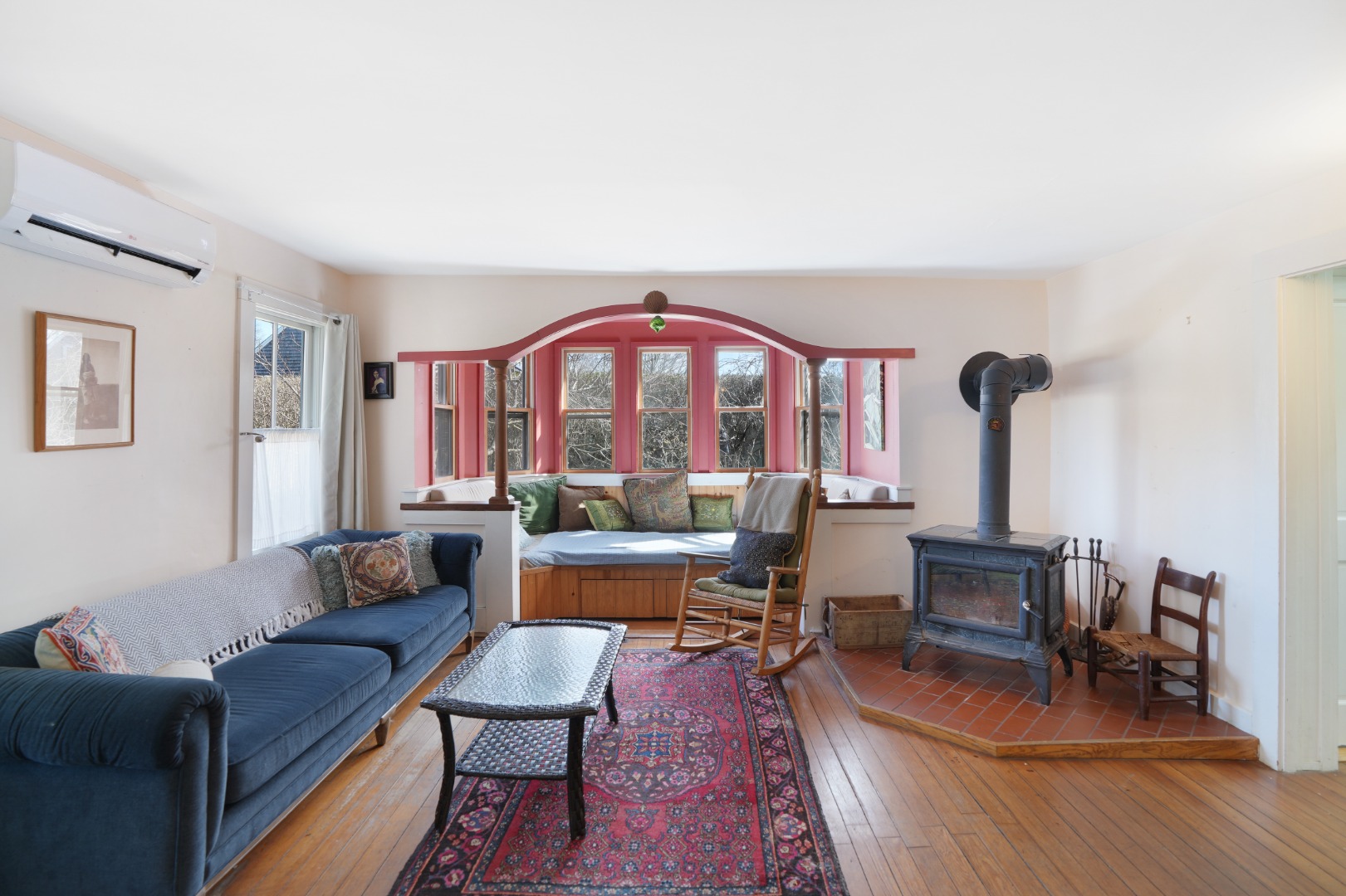 110 Daggett Avenue Vineyard Haven, MA 02568 - Photo 5 of 22 Living Room