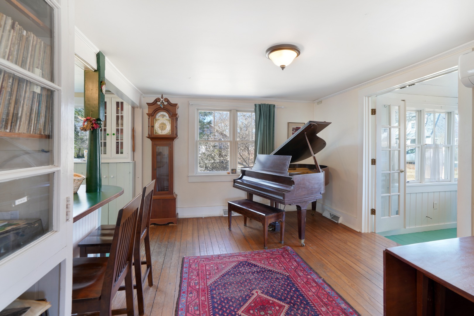 110 Daggett Avenue Vineyard Haven, MA 02568 - Photo 6 of 22 Dining Room