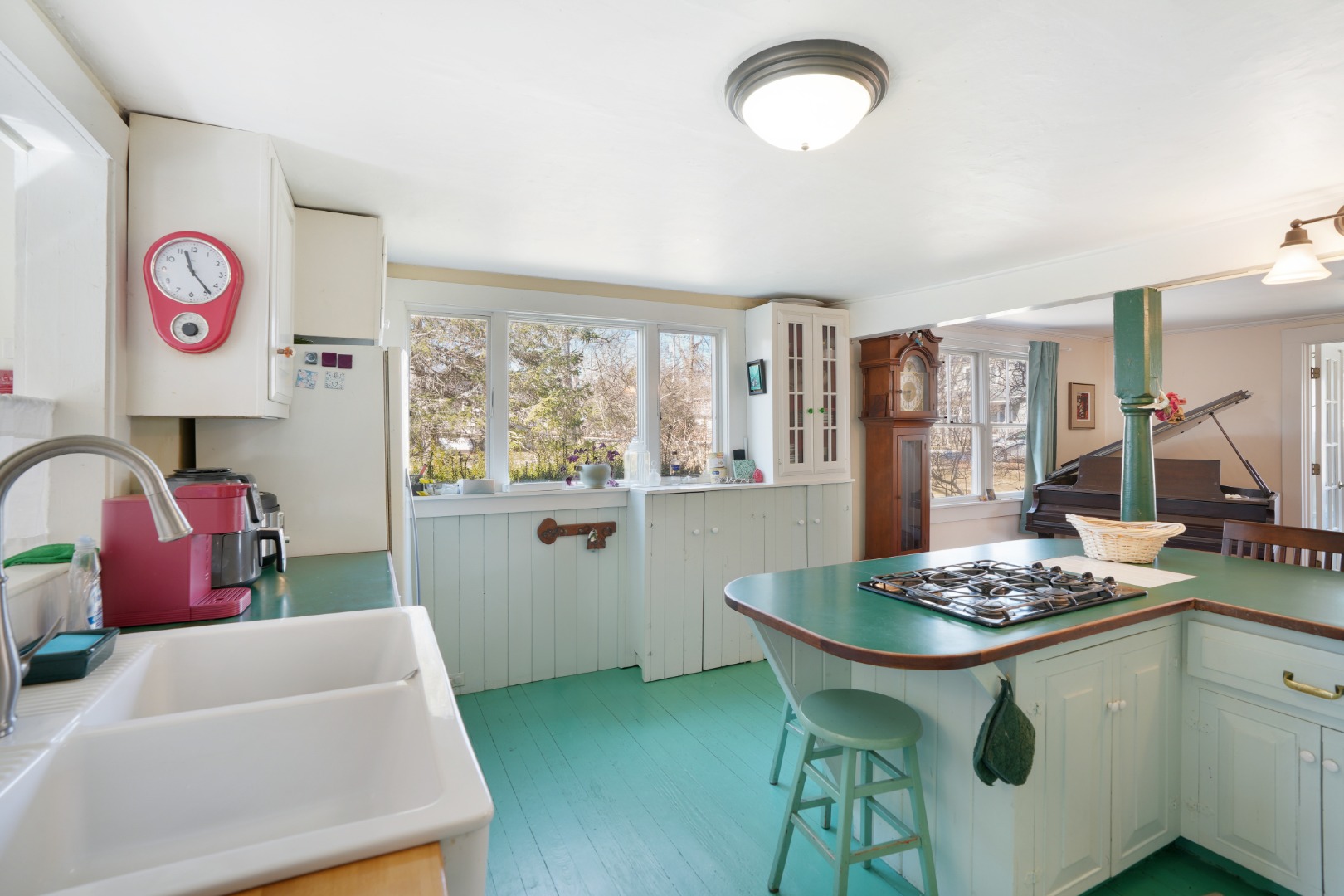 110 Daggett Avenue Vineyard Haven, MA 02568 - Photo 8 of 22 Kitchen