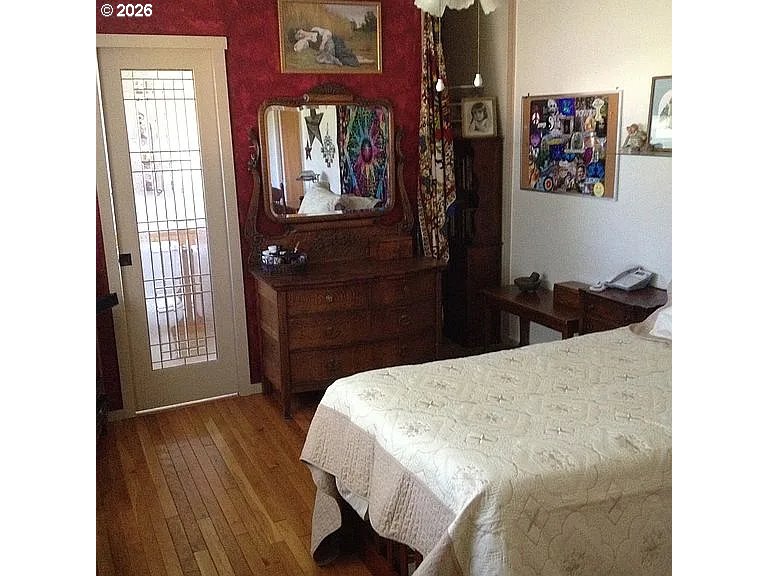 273 Crest Drive Myrtle Creek, OR 97457 - Photo 12 of 28 a bed room with a bed and a dresser