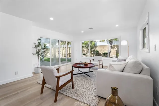 $1,699,999 | 6821 Loyola Drive, Huntington Beach, CA 92647