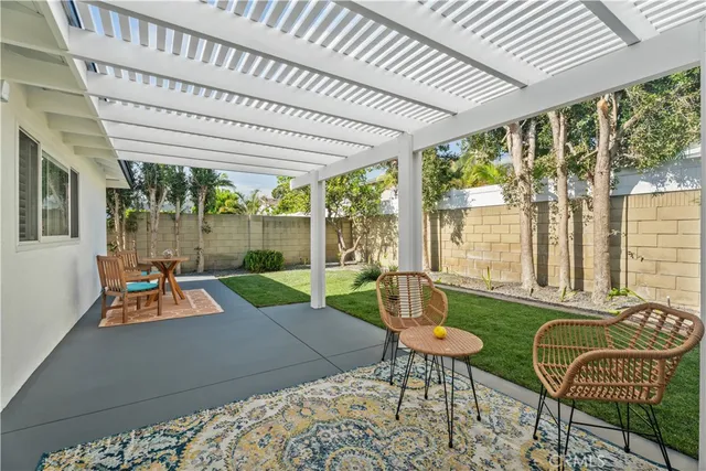 $1,699,999 | 6821 Loyola Drive, Huntington Beach, CA 92647