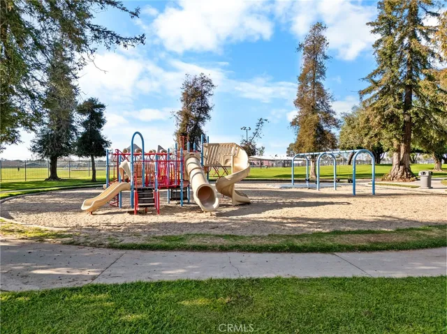 $1,699,999 | 6821 Loyola Drive, Huntington Beach, CA 92647