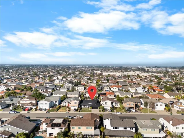 $1,699,999 | 6821 Loyola Drive, Huntington Beach, CA 92647