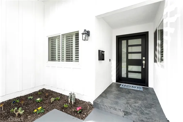 $1,699,999 | 6821 Loyola Drive, Huntington Beach, CA 92647