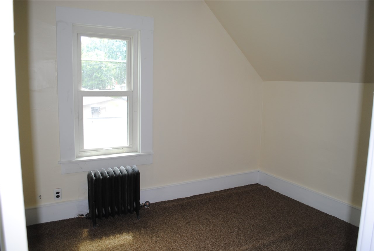 40 Maple Street Rochester, NH 03867 - Photo 14 of 30