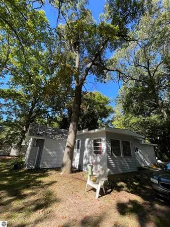$90,000 | 17068 7th Street, Wellston, MI 49689